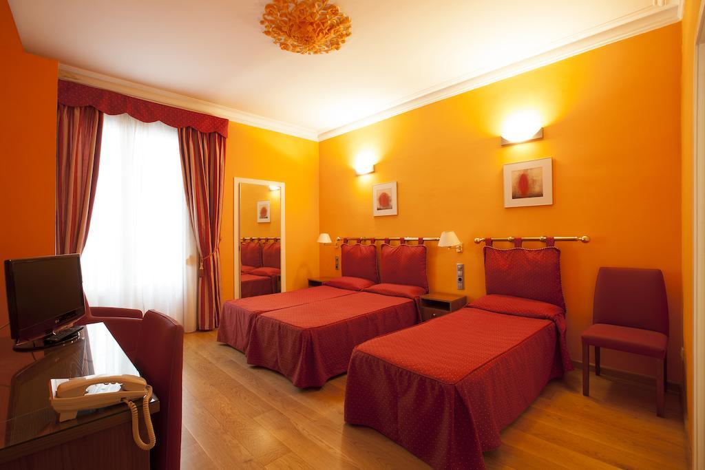 อัลบา โฮเต็ล Hotel บาร์เซโลนา ภายนอก รูปภาพ