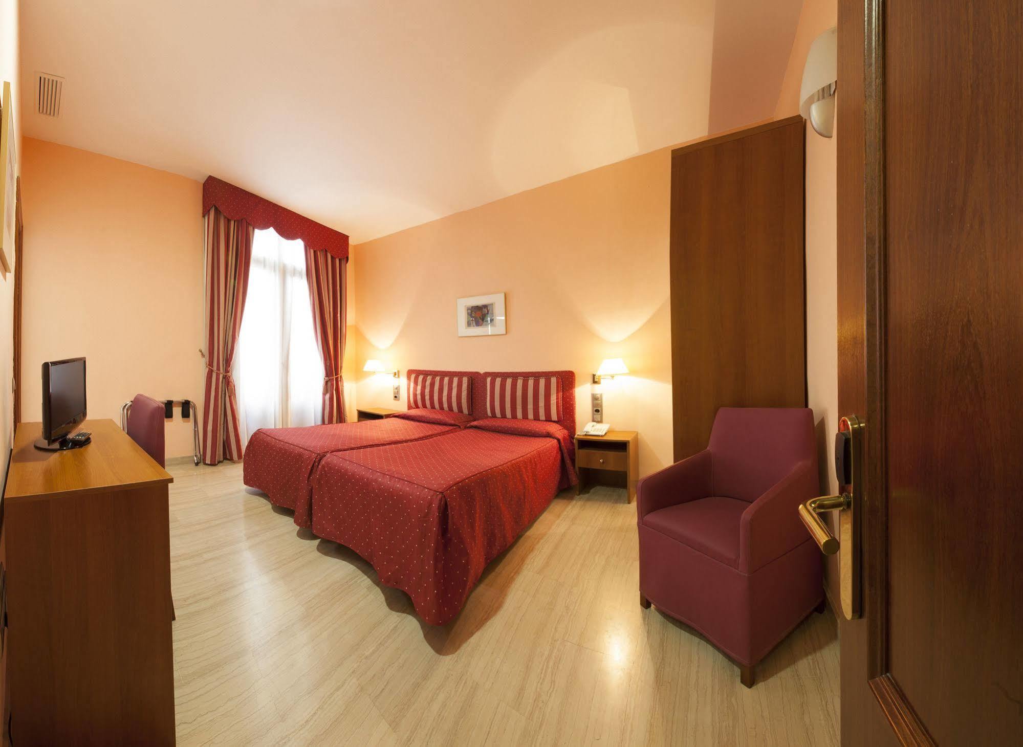 อัลบา โฮเต็ล Hotel บาร์เซโลนา ภายนอก รูปภาพ