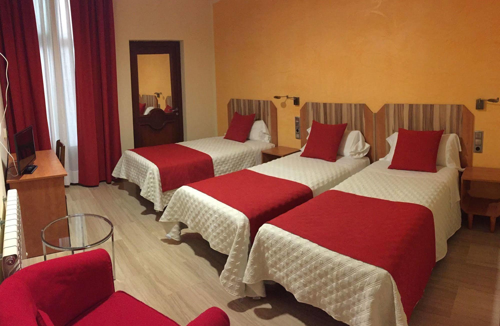 อัลบา โฮเต็ล Hotel บาร์เซโลนา ภายนอก รูปภาพ